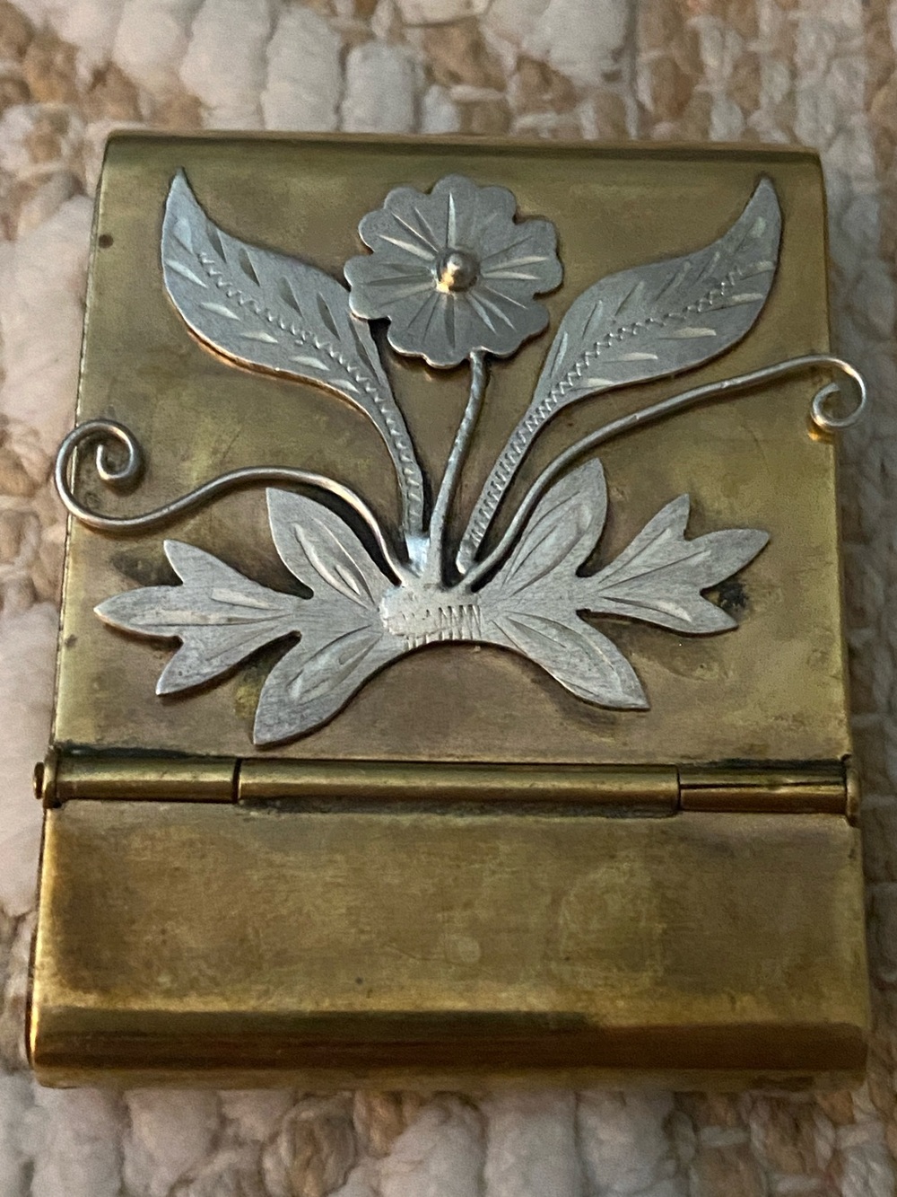 1920-1930 Vintage Brass Matchbook case/Vesta Beautiful in very good condition!